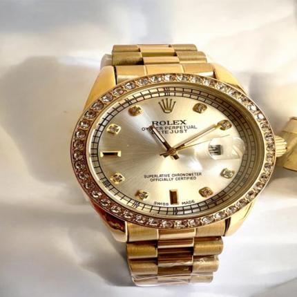 Lux Gold AAA+ Oyster with Stone-Set Bezel