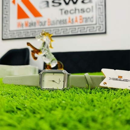 Women's Quartz Watch | Green Leather Fashion Timepiece